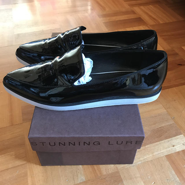 STUNNING LURE(スタニングルアー)のStunning lure エナメルローファー レディースの靴/シューズ(ローファー/革靴)の商品写真