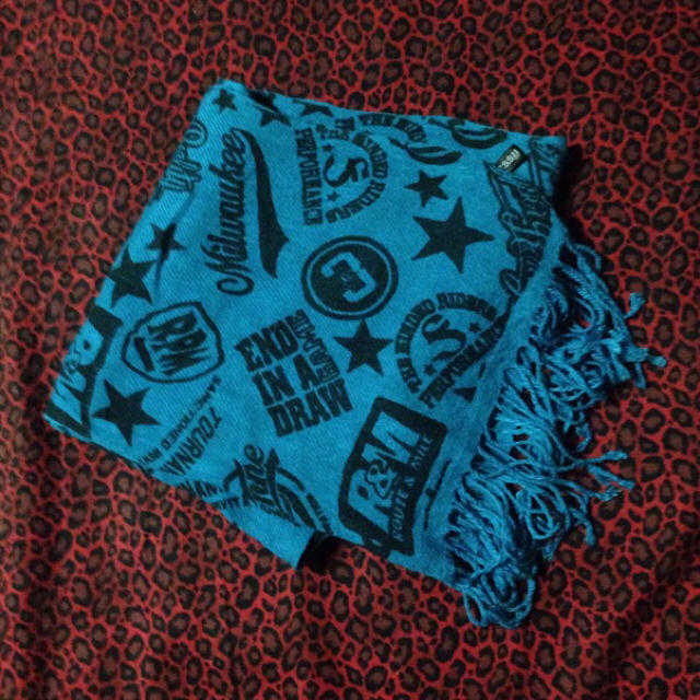 NO.27  青のパンク系ストール メンズのファッション小物(ストール)の商品写真