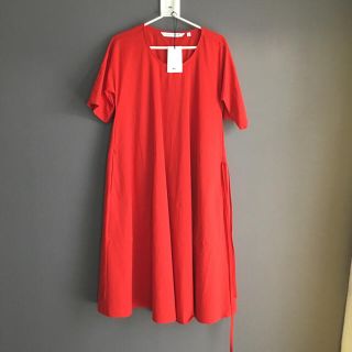 ルメール(LEMAIRE)の【新品】UNIQLO×LEMAIRE シアサッカーワンピース 赤(ひざ丈ワンピース)