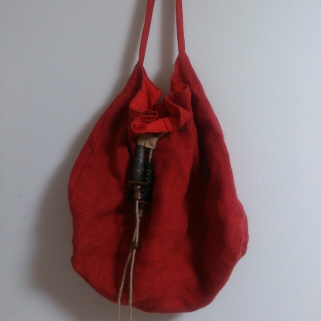 flower(フラワー)の【最終値下】レッド麻バック大容量♡✨ レディースのバッグ(ショルダーバッグ)の商品写真