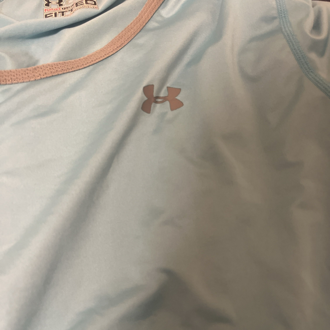 UNDER ARMOUR(アンダーアーマー)のUNDER ARMOUR 半袖シャツ　トレーニングウェア【LG】スポーツ レディースのトップス(Tシャツ(半袖/袖なし))の商品写真