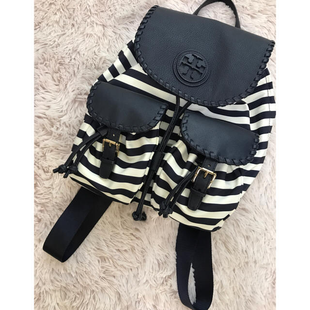 Tory Burch(トリーバーチ)の値下げ！TORY BURCH♡入手困難！ナイロンレザーリュック レディースのバッグ(リュック/バックパック)の商品写真