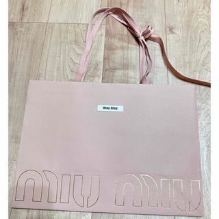 MIU MIU(ショップ袋)のフリマアイテム一覧 MIU MIU(ショップ袋)のフリマアイテム一覧