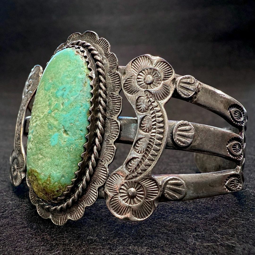 INDIAN JEWELRY - 博物館級 C.G. Wallace ナバホ バングル INDIAN JEWELRY - 博物館級 C.G. Wallace ナバホ バングル