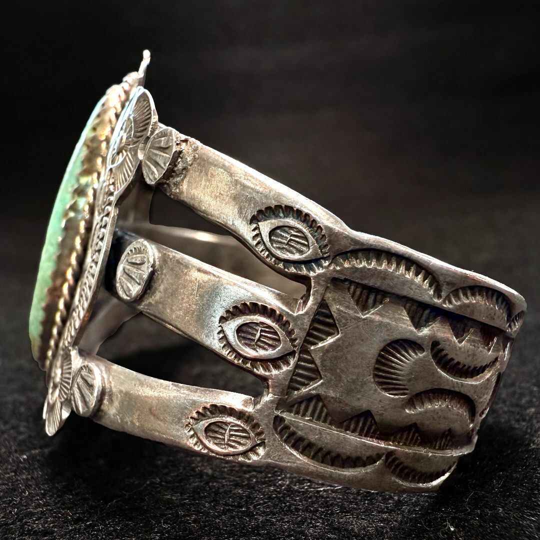 INDIAN JEWELRY - 博物館級 C.G. Wallace ナバホ バングル INDIAN JEWELRY - 博物館級 C.G. Wallace ナバホ バングル
