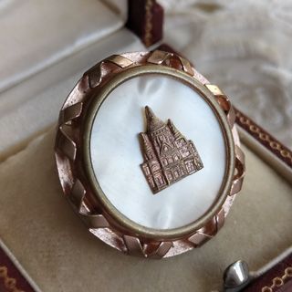 フランス モンマルトル サクレ・クール寺院 シェル? ブローチ フランス モンマルトル サクレ・クール寺院 シェル? ブローチ