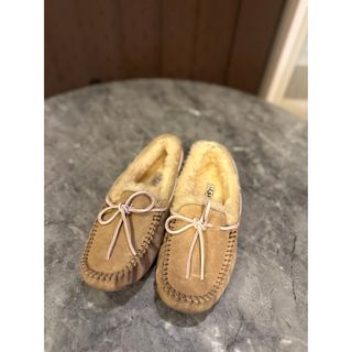 UGG(スリッポン/モカシン)のフリマアイテム一覧 UGG(スリッポン/モカシン)のフリマアイテム一覧