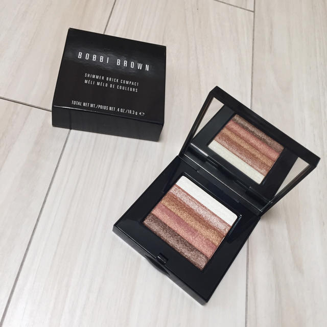 BOBBI BROWN(ボビイブラウン)のボビイブラウン フェイスパウダー(紙箱無) コスメ/美容のベースメイク/化粧品(フェイスパウダー)の商品写真