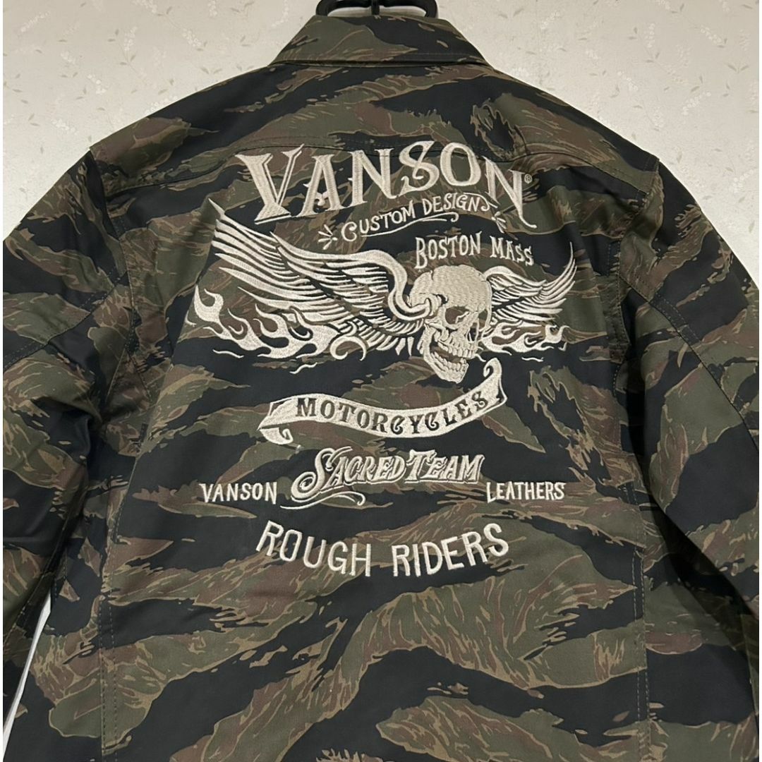 VANSON タイガーカモ スカル 羽 刺繍 ワッペン つなぎ L VANSON タイガーカモ スカル 羽 刺繍 ワッペン つなぎ L