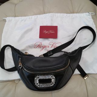 ROGER VIVIER(ボディバッグ/ウエストポーチ)のフリマアイテム一覧 ROGER VIVIER(ボディバッグ/ウエストポーチ)のフリマアイテム一覧