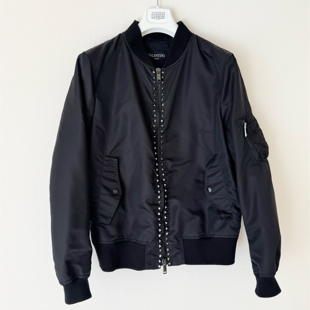 VALENTINO - ヴァレンティノ スタッズ ナイロン MA-1 ブルゾン VALENTINO - ヴァレンティノ スタッズ ナイロン MA-1 ブルゾン