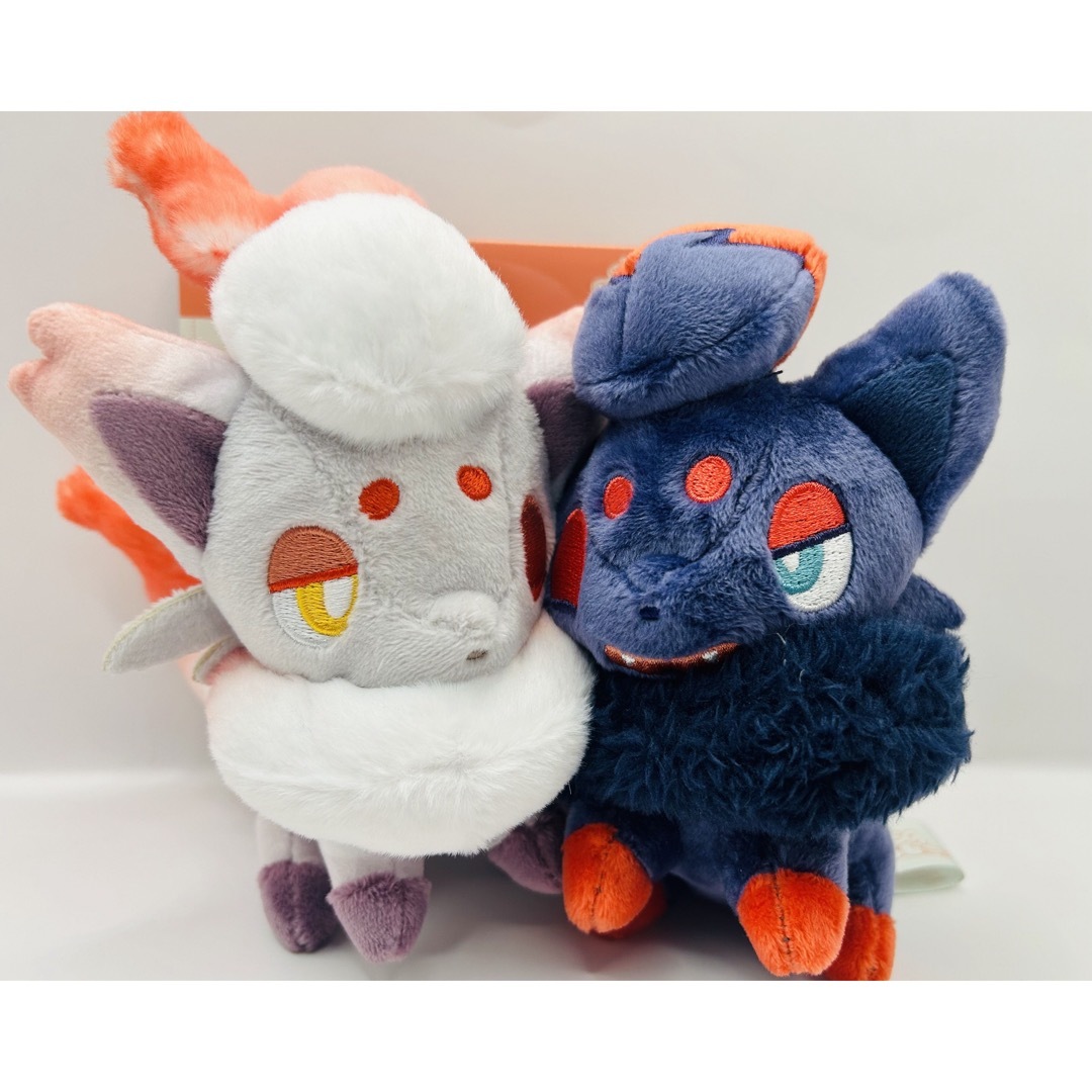 にたものどうし」なポケモンたちが磁石でくっつくペアマスコット にたものどうし」なポケモンたちが磁石でくっつくペアマスコット
