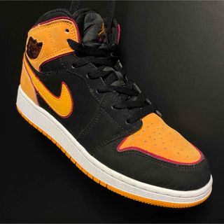 ナイキ(NIKE)のNIKE AIR JORDAN 1 MID SE GS(スニーカー)