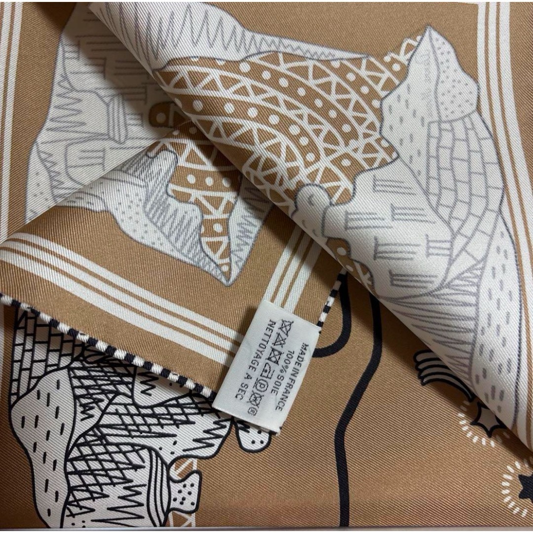 HERMES - HERMES エルメス シルクバンダナ55 《星降る渓谷》の HERMES - HERMES エルメス シルクバンダナ55 《星降る渓谷》の