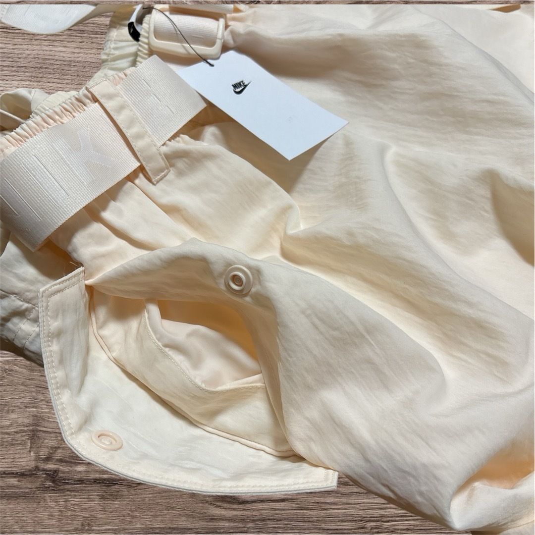 NIKE - 新品☆定価9570円☆NIKE☆ウーブンパンツ☆長ズボン☆L NIKE - 新品☆定価9570円☆NIKE☆ウーブンパンツ☆長ズボン☆L