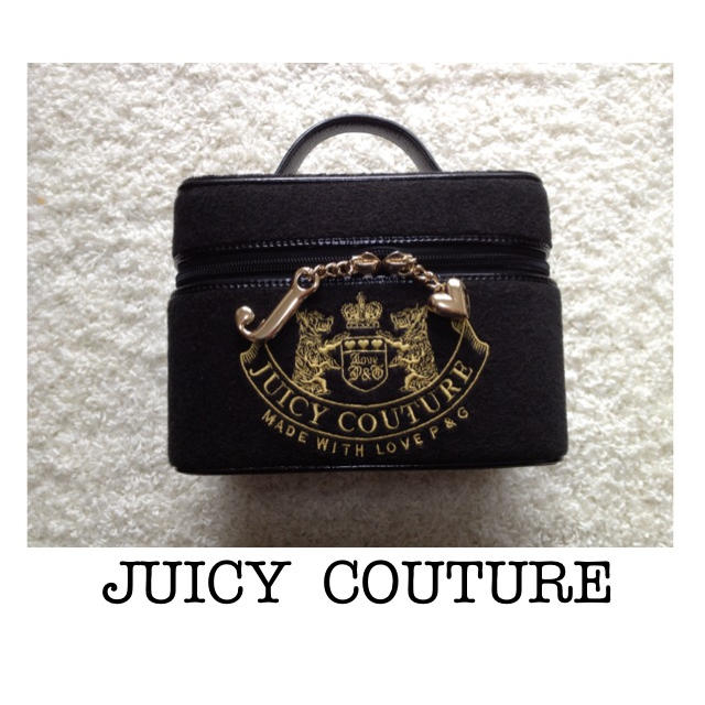 Juicy Couture(ジューシークチュール)のJUICY COUTURE メイクBOX レディースのバッグ(クラッチバッグ)の商品写真