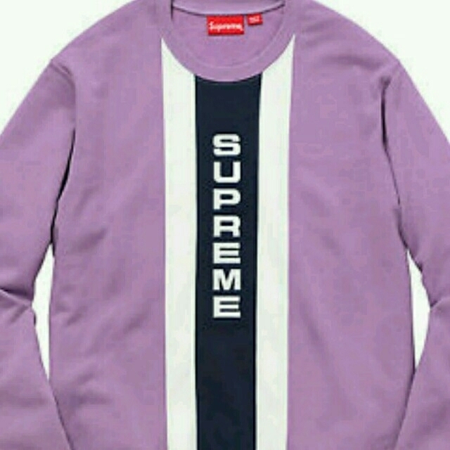 Supreme(シュプリーム)の新品タグSupreme Crewneckトレーナー縦logo加工裏起毛カナダ製 メンズのトップス(スウェット)の商品写真