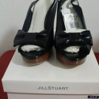 ジルスチュアート(JILLSTUART)のJlLLSTUART新品リボンパンプス(ハイヒール/パンプス)