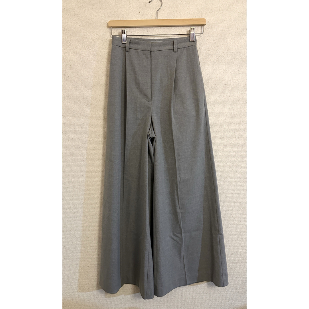 SNIDEL - SNIDEL ペプラムベアトップ&パンツセット グレーの SNIDEL - SNIDEL ペプラムベアトップ&パンツセット グレーの