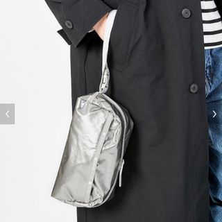 LeSportsac(シルバー/銀色系)のフリマアイテム一覧 LeSportsac(シルバー/銀色系)のフリマアイテム一覧