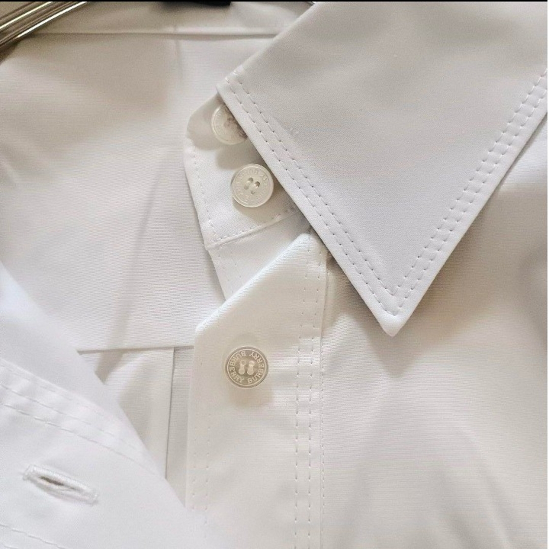 BURBERRY - 新品⭐️ タグ付き バーバリー ロンドン 白 シャツ BURBERRY - 新品⭐️ タグ付き バーバリー ロンドン 白 シャツ