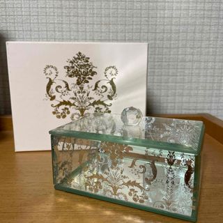 LAURA ASHLEY(小物入れ)のフリマアイテム一覧 LAURA ASHLEY(小物入れ)のフリマアイテム一覧