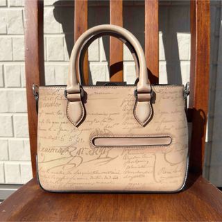 BERLUTI(トートバッグ ・ ホワイト/白色系)のフリマアイテム一覧 BERLUTI(トートバッグ ・ ホワイト/白色系)のフリマアイテム一覧