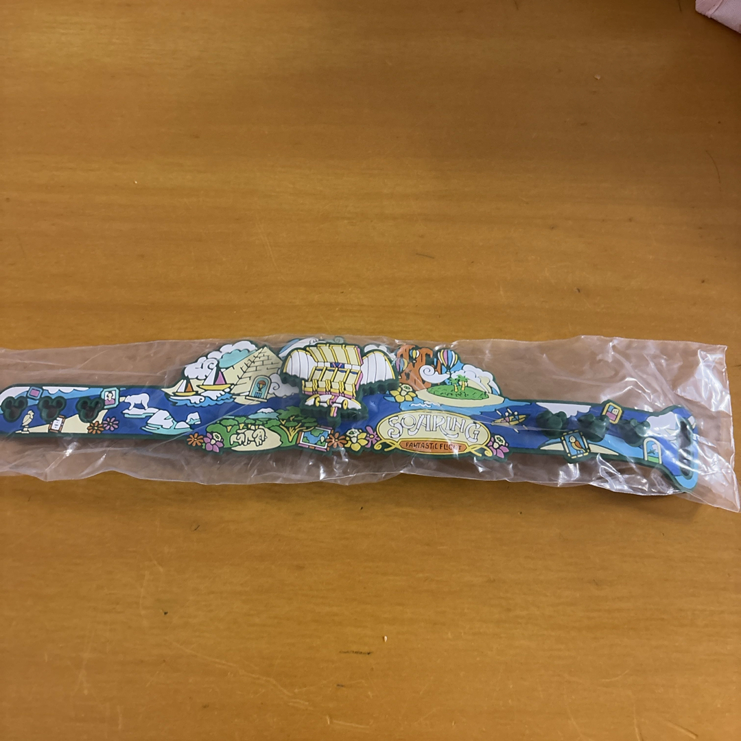 ディズニー カプセルトイ ソアリン　リストバンド エンタメ/ホビーのおもちゃ/ぬいぐるみ(キャラクターグッズ)の商品写真