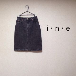 インエ(i.n.e)のデニムスカート(ひざ丈スカート)