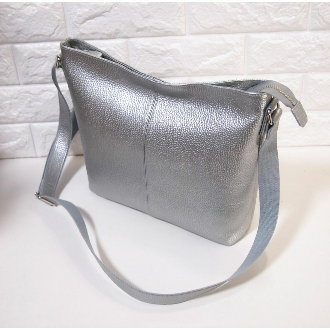 ★ハンドメイド★日本製★本革★ショルダーバッグ★Ａ４★新品★シルバー色★