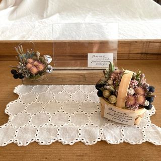 ●売却済● ネイティブフラワーの小さなかご飾りと、お揃いのカードスタンド (その他)