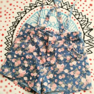 イング(INGNI)のINGNI 花柄ショートパンツ(ショートパンツ)