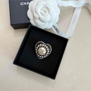 CHANEL(ハート ・ ブローチ/コサージュ)のフリマアイテム一覧 CHANEL(ハート ・ ブローチ/コサージュ)のフリマアイテム一覧