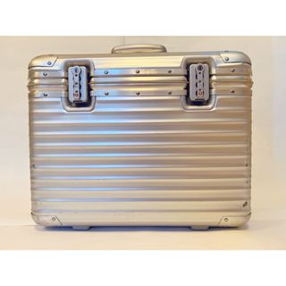 RIMOWA - 美品 リモワ×ルフトハンザ ボレロ 23L 機内持ち込み RIMOWA - 美品 リモワ×ルフトハンザ ボレロ 23L 機内持ち込み