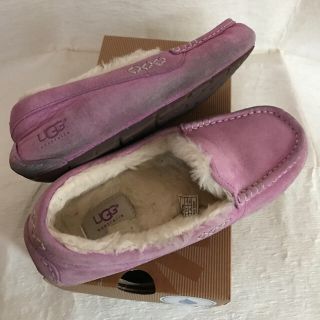 アグ(UGG)の【ユーズド】UGG ANSLEY カクタスフラワー ローラさんも愛したピンク(スリッポン/モカシン)