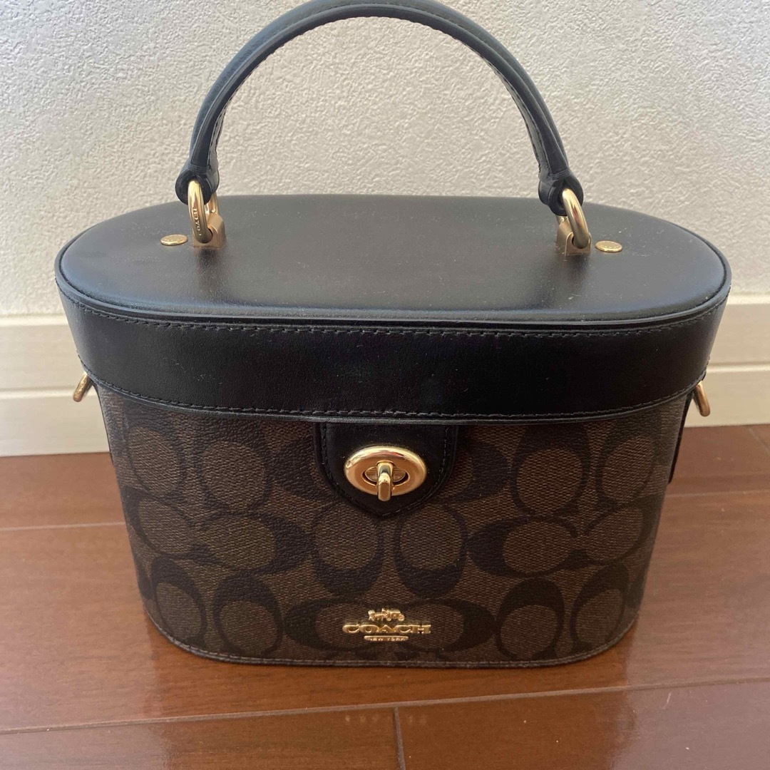 COACH クロスボディ シグネチャー キャンバスのトレイルバッグ COACH クロスボディ シグネチャー キャンバスのトレイルバッグ