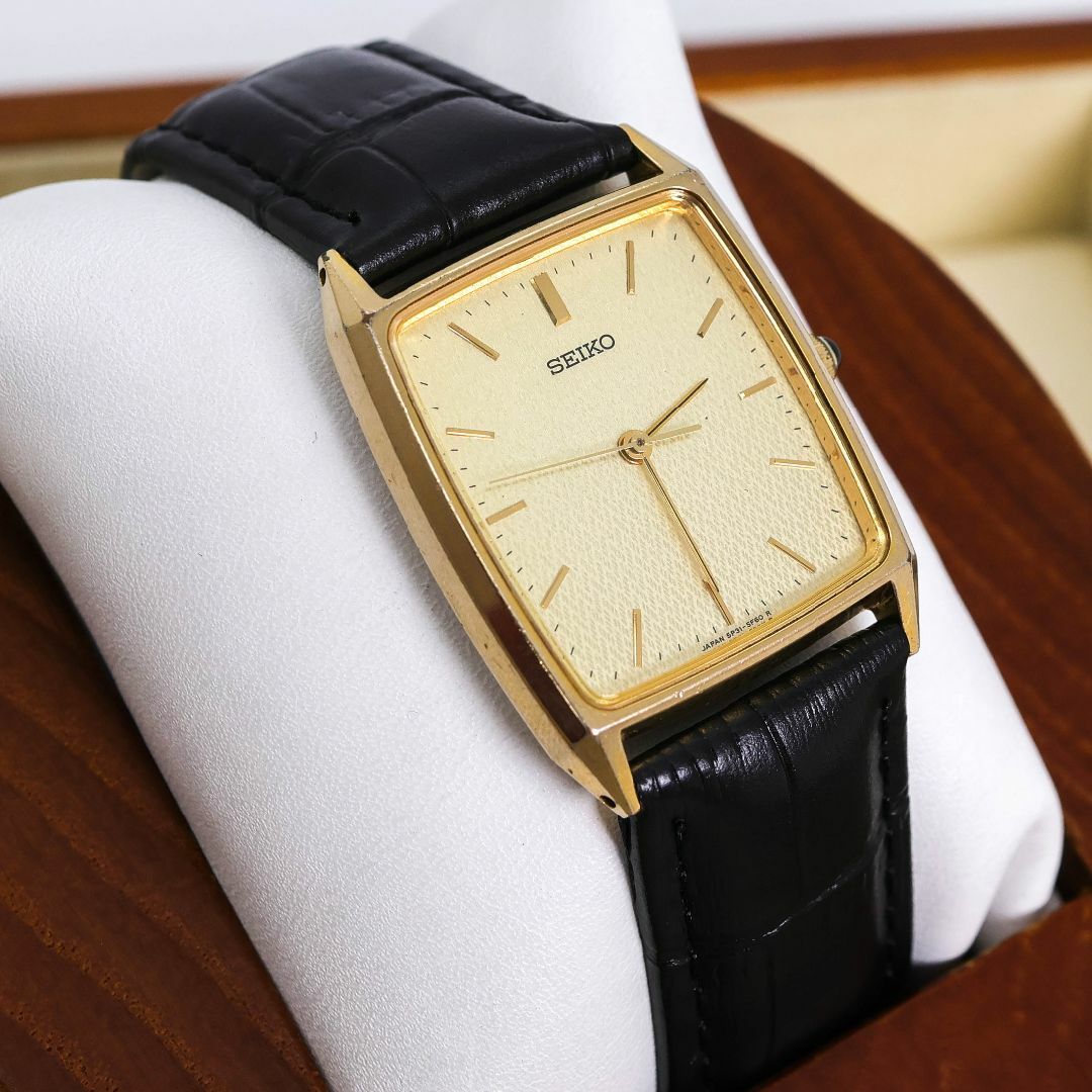 SEIKO - 稼働 SEIKO 腕時計 ゴールド文字盤 新品レザーベルト SEIKO - 稼働 SEIKO 腕時計 ゴールド文字盤 新品レザーベルト