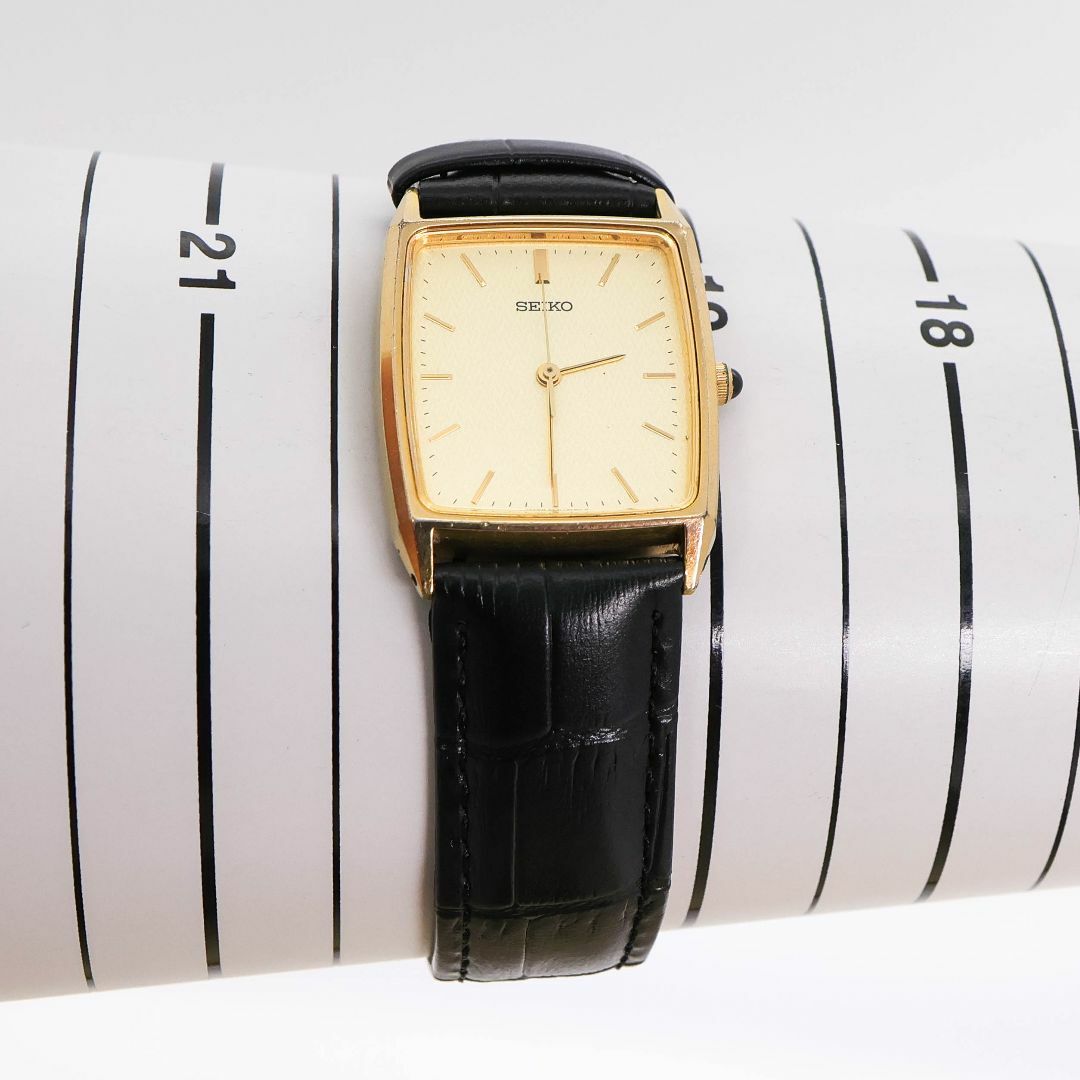 SEIKO - 稼働 SEIKO 腕時計 ゴールド文字盤 新品レザーベルト SEIKO - 稼働 SEIKO 腕時計 ゴールド文字盤 新品レザーベルト