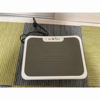 値下げ　美品　プルプル振動マシン　送料込み(エクササイズ用品)