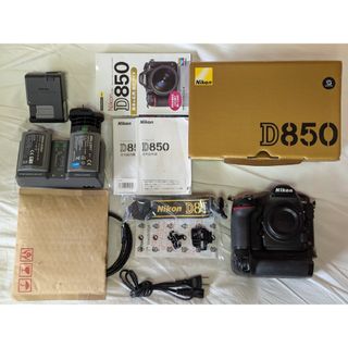 Nikon D850 バッテリーグリップ等付き(デジタル一眼)