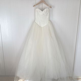 Vera Wang(ウェディングドレス)のフリマアイテム一覧 Vera Wang(ウェディングドレス)のフリマアイテム一覧