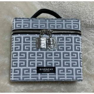GIVENCHY(ポーチ)のフリマアイテム一覧 GIVENCHY(ポーチ)のフリマアイテム一覧