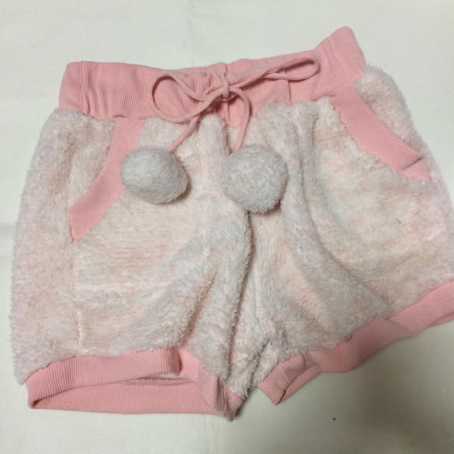 GU - ピンクのボンボン付きモコモコショートパンツの通販 by コトリ☆'s shop｜ジーユーならラクマ