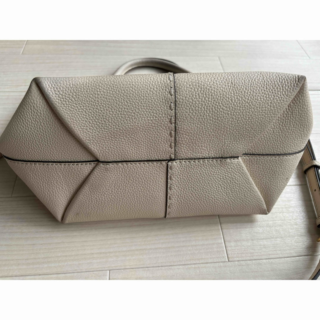 TORY BURCH マックグロー ドローストリング サッチェル バッグ TORY BURCH マックグロー ドローストリング サッチェル バッグ