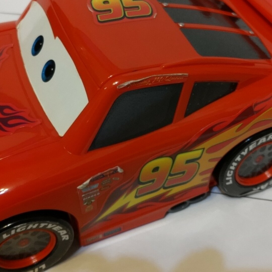 Takara Tomy - カーズ・トミカ ドリフトコースに変身 Takara Tomy - カーズ・トミカ ドリフトコースに変身