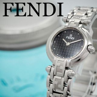 FENDI - 美品 FENDI フェンディ 腕時計 クアドロ ミニ ホワイト FENDI - 美品 FENDI フェンディ 腕時計 クアドロ ミニ ホワイト
