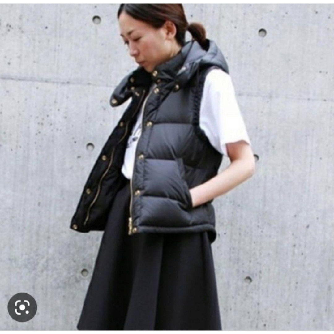 STAMMBAUM(シュタンバーム)のSTAMMBAUM Deuxieme Classe別注 ダウンベスト  レディースのジャケット/アウター(ダウンベスト)の商品写真