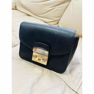 FURLA(ブラック/黒色系)のフリマアイテム一覧 FURLA(ブラック/黒色系)のフリマアイテム一覧