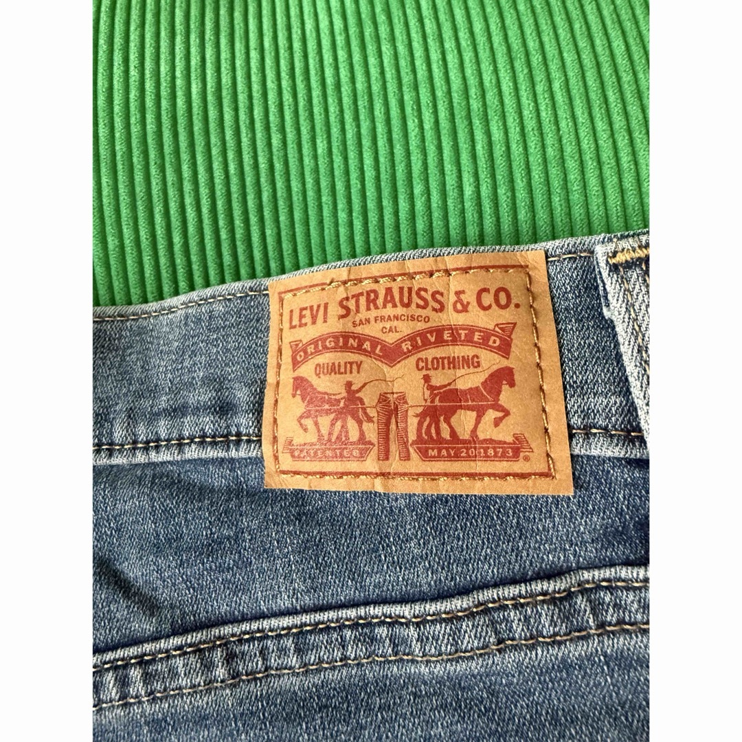 Levi's(リーバイス)のLevi's リーバイス 312 シェイピング スリム ストレッチ サイズ27 レディースのパンツ(デニム/ジーンズ)の商品写真