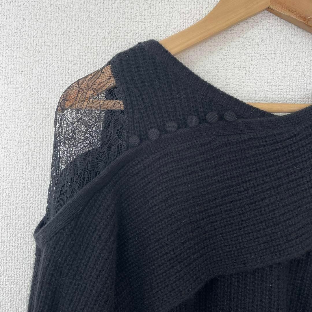 Lily Brown(リリーブラウン)のリリーブラウン 黒　F ショルダーレースレイヤードニットトップス ニット　新品 レディースのトップス(ニット/セーター)の商品写真